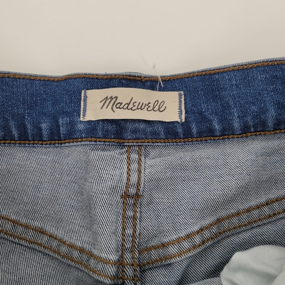 High-Rise Denim Boyshorts. Button-Through Edition - Picture 5 of 10